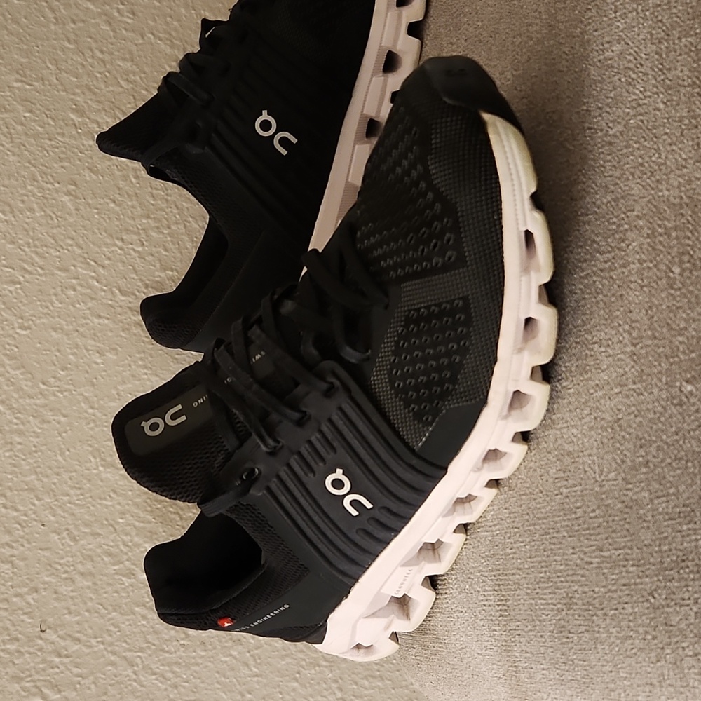 On Cloud Cloudswift Running Shoes